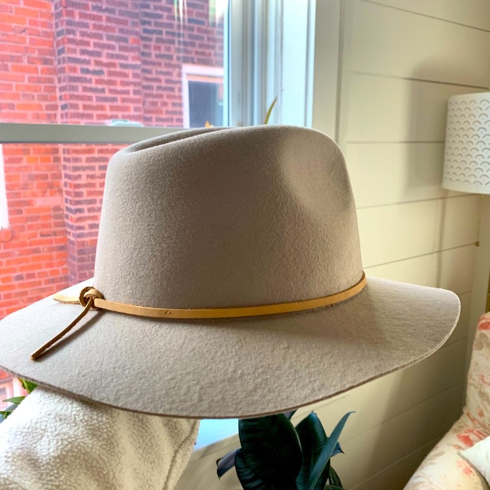 Like new Brixton hat